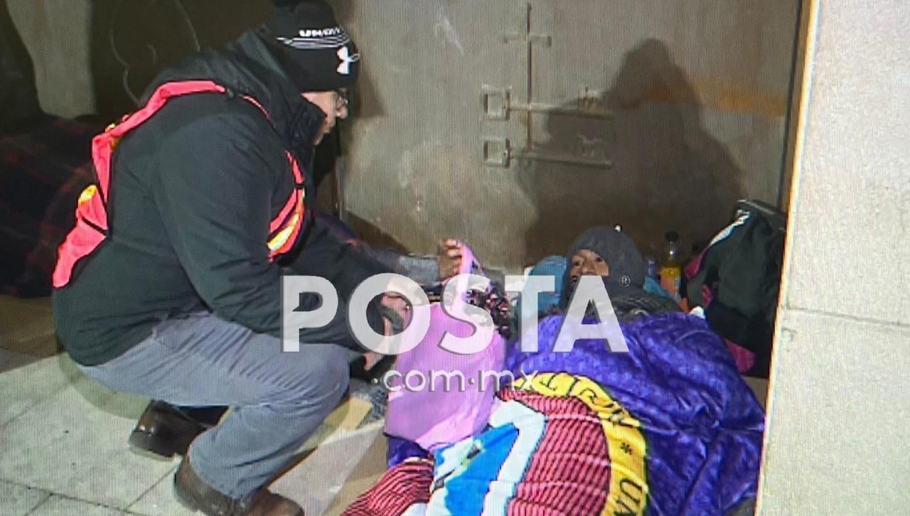 El centenar de personas recorrió hospitales, parada de camiones y puntos céntricos en los municipios de Monterrey, Guadalupe y San Nicolás de los Garza. Foto: Raymundo Elizalde.