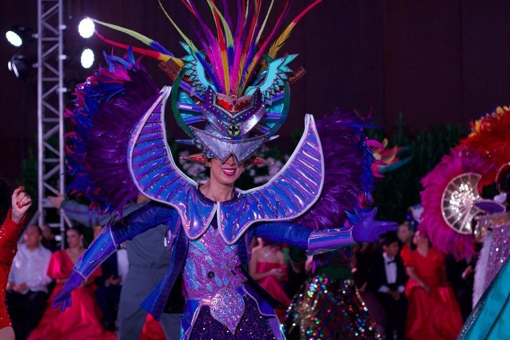 Con baile de comparsas y otros shows se presentó ayer miércoles el programa de actividades del Carnaval de Mérida 2024.- Foto del Ayuntamiento de Mérida
