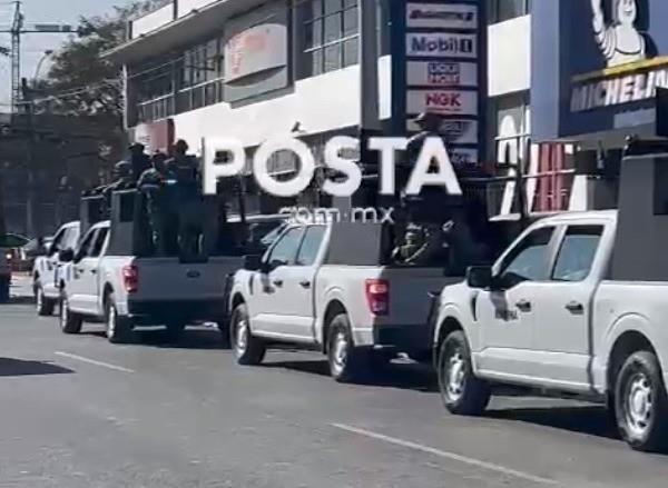 Un centenar de Marinos ha llegado a la Agencia Estatal de Investigaciones (AEI) de la fiscalía en Monterrey para blindar el recinto. Foto: Raymundo Elizalde.