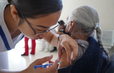 Aplican vacuna contra COVID-19 e influenza en Nezahualcóyotl