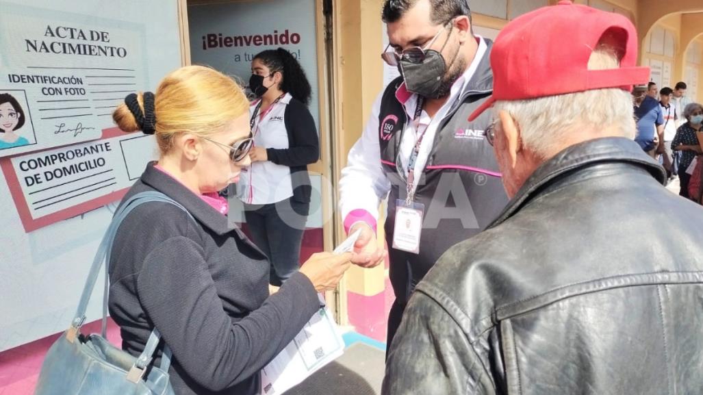 Amplían horario en módulos del INE para solicitar la credencial para votar