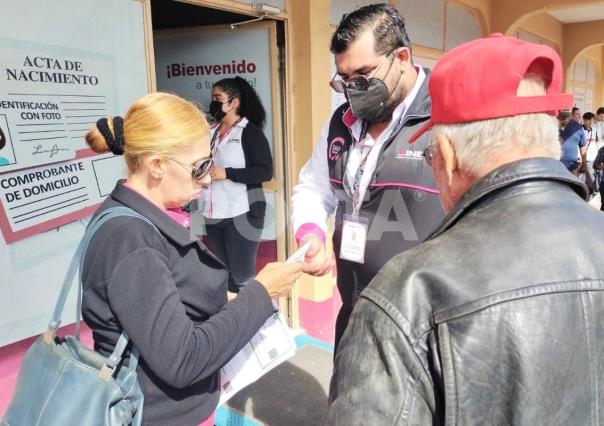 Amplían horario en módulos del INE para solicitar la credencial para votar