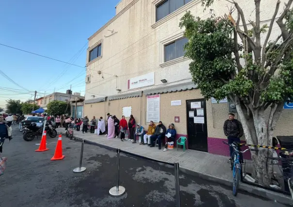 Largas filas por trámites de credencial de elector en último día (VIDEO)