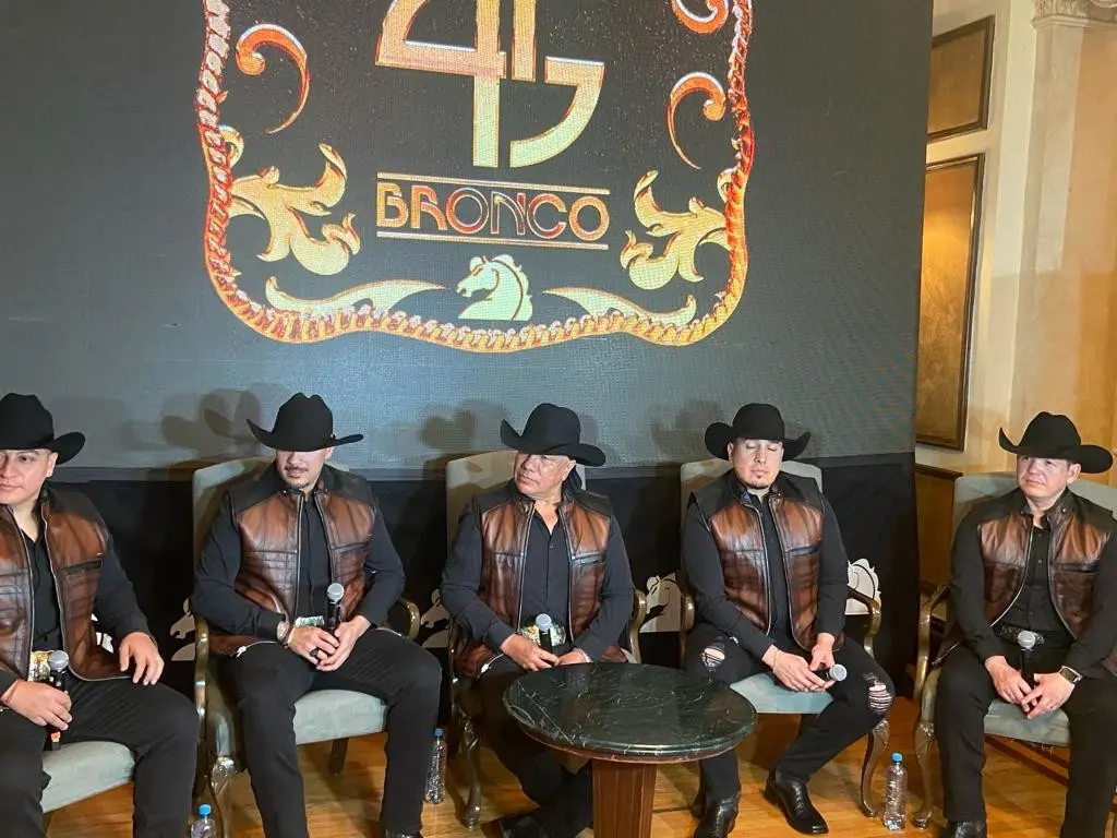 Bronco celebra 45 años de carrera artística (VIDEO)