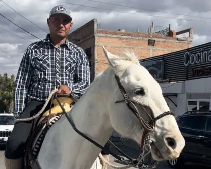 “Didi Horse”: Felipe y su caballo reparten comida en Durango