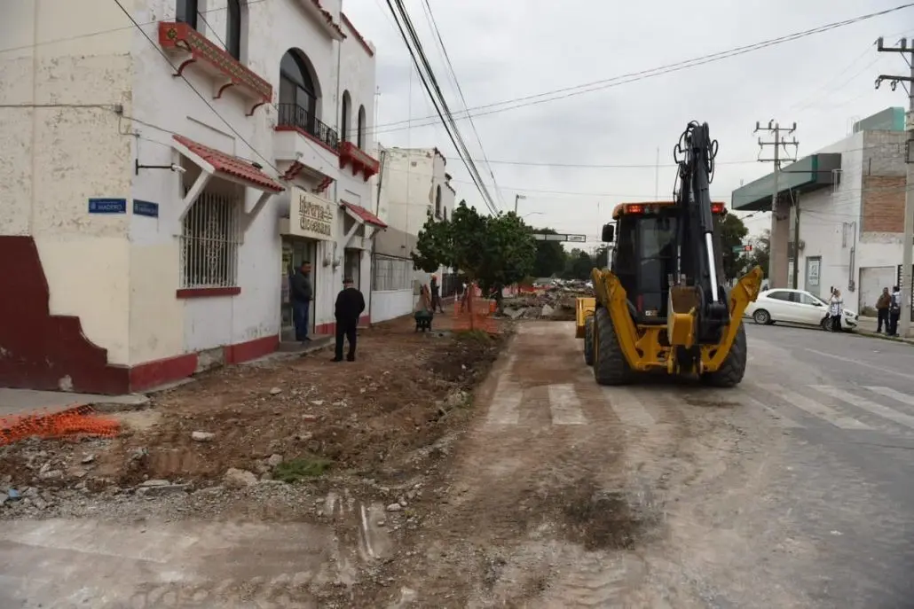 Se llevó a cabo un proceso de socialización de la obra con representantes de diversas cámaras, vecinos y comerciantes del área. (Fotografía: Gobierno de Torreón)