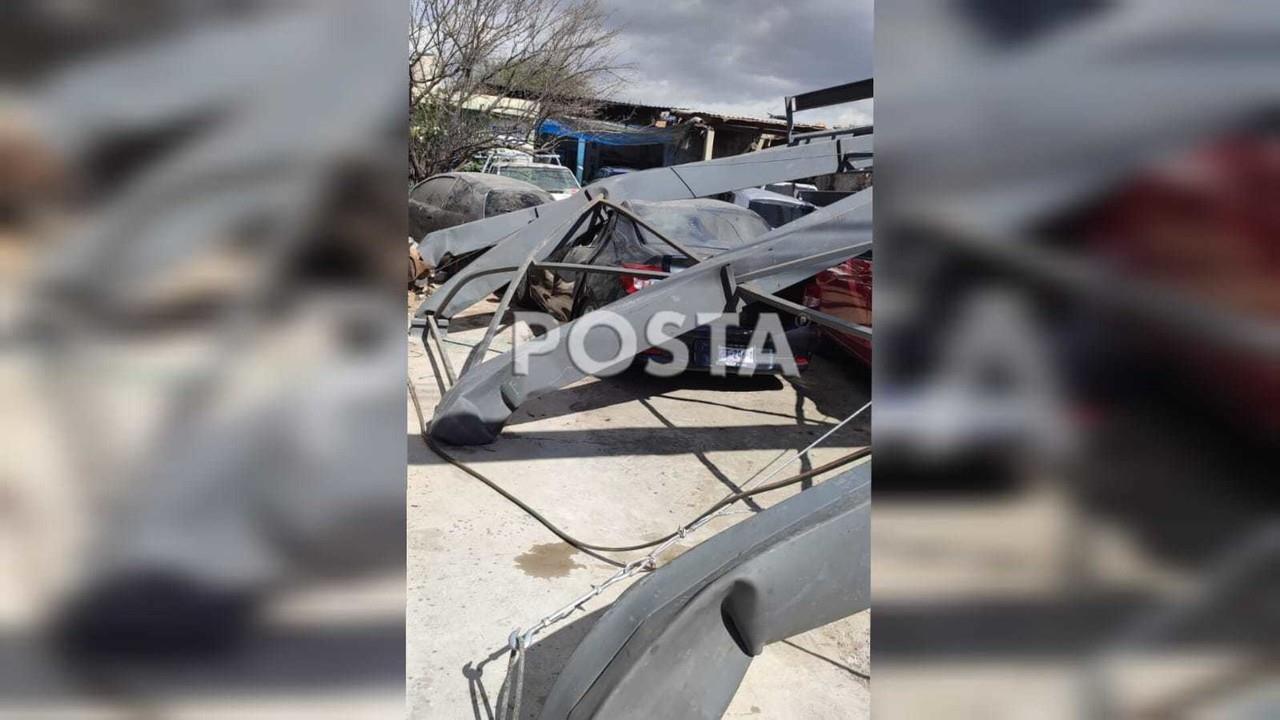 Frente Frío 29: Cae un espectacular sobre varios carros en avenida La Salle