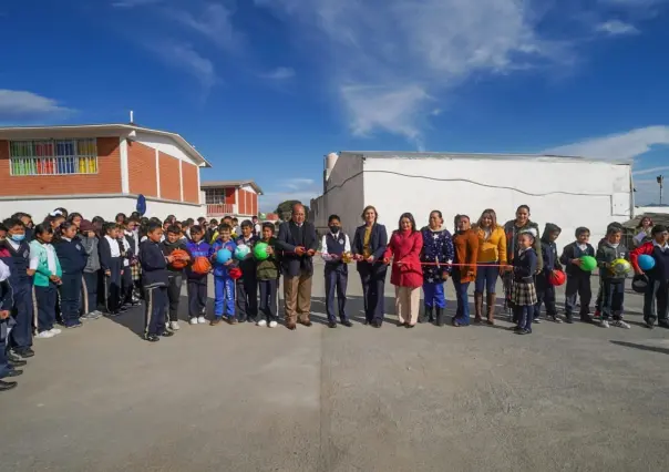 Construyen cancha en escuela de Ramos Arizpe a través de Mejora