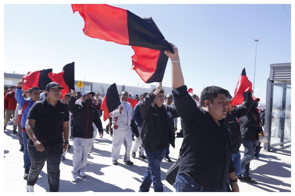 Trabajadores de Audi acumulan más de 24 horas en huelga Foto:X(Twitter) @comunistamexico