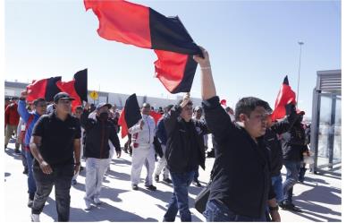 Huelga en planta de Audi en Puebla cumple más de 24 horas: ¡Aún no hay acuerdo!