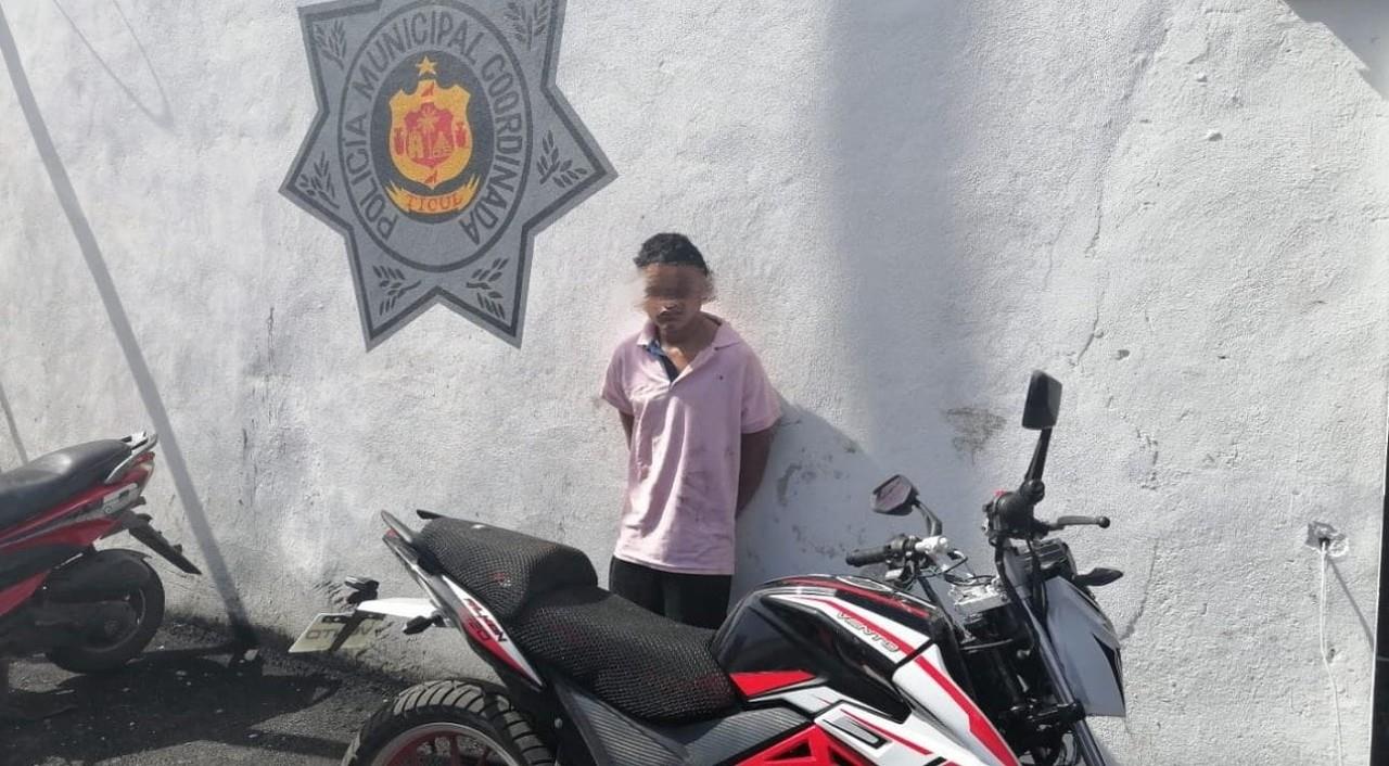 Las autoridades lograron recuperar una motocicleta que había sido robada Foto: Redes sociales