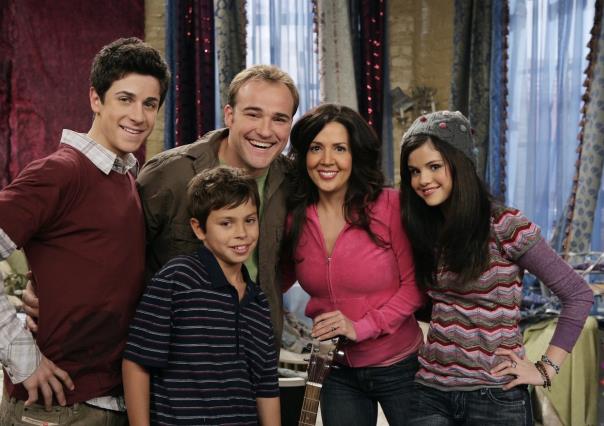 ¡Se reencuentra la familia Russo de Los Hechiceros de Waverly Place! (FOTO)