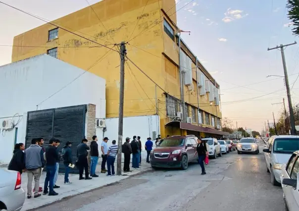 Largas filas en Matamoros para buscar empleo en maquiladoras