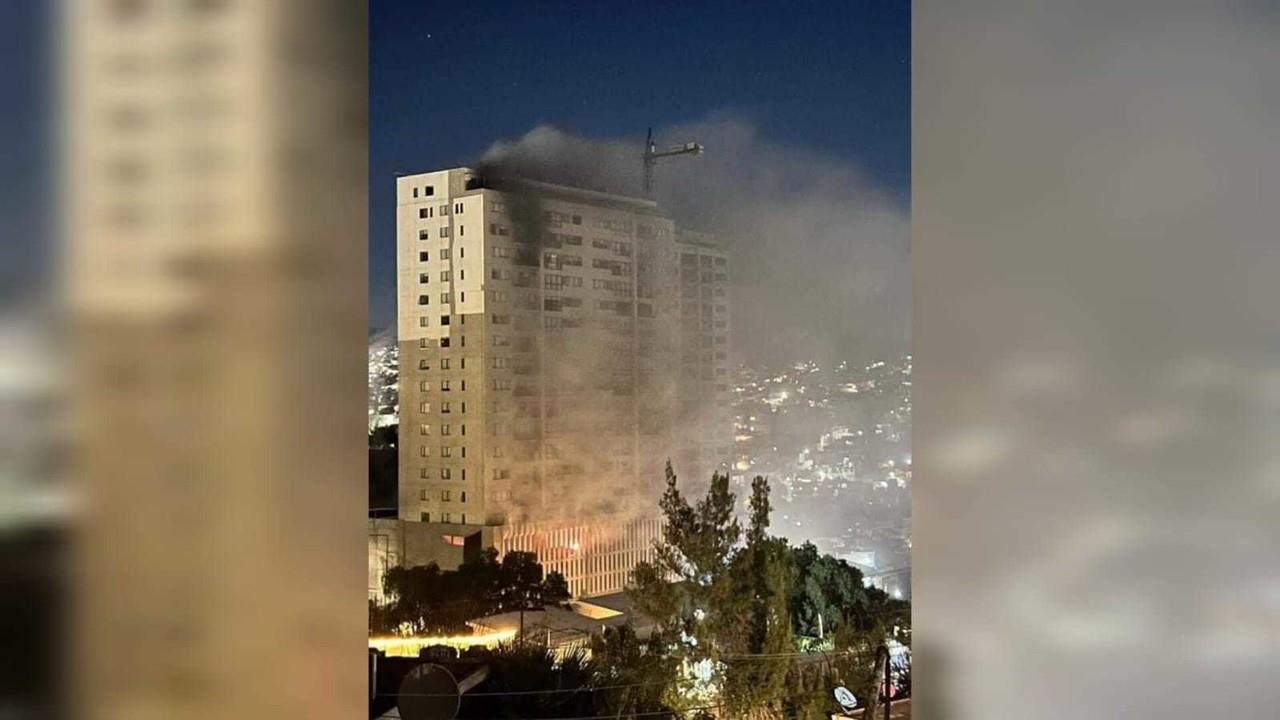 Se registra incendio en un edificio habitacional en Naucalpan. Foto: RRSS