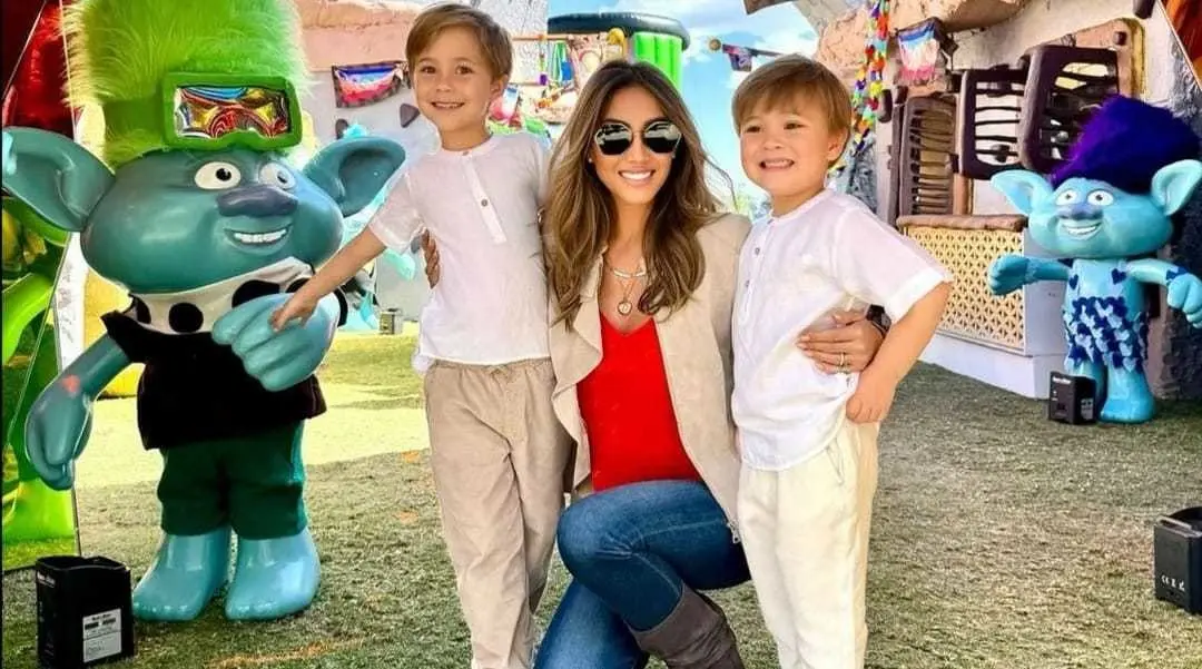 Anahí celebra cumpleaños de sus hijos con increíble fiesta (VIDEO)