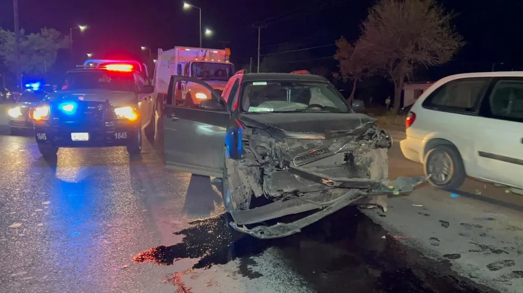 Conductor alcoholizado provoca choque y movilización policiaca