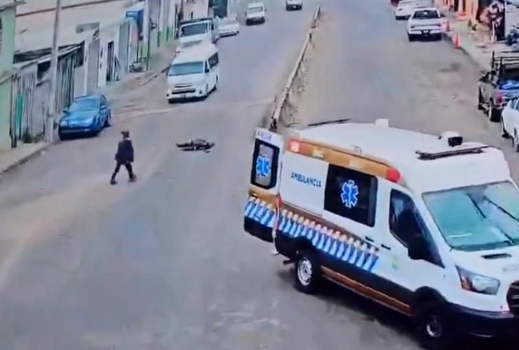 Se cae paciente de ambulancia municipal en San Juan Chamula, Chiapas (VIDEO)