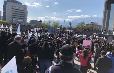 Protesta en Monterrey exige cierre de Refinería de Cadereyta por contaminación