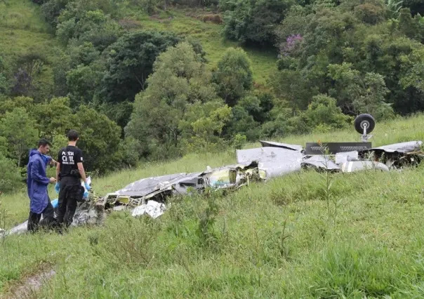 Mueren siete personas tras estrellarse avioneta en Minas Gerais, Brasil