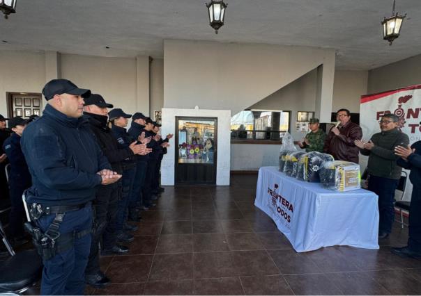 Entregan uniformes y calzado a la Policía Preventiva de Frontera, Coahuila