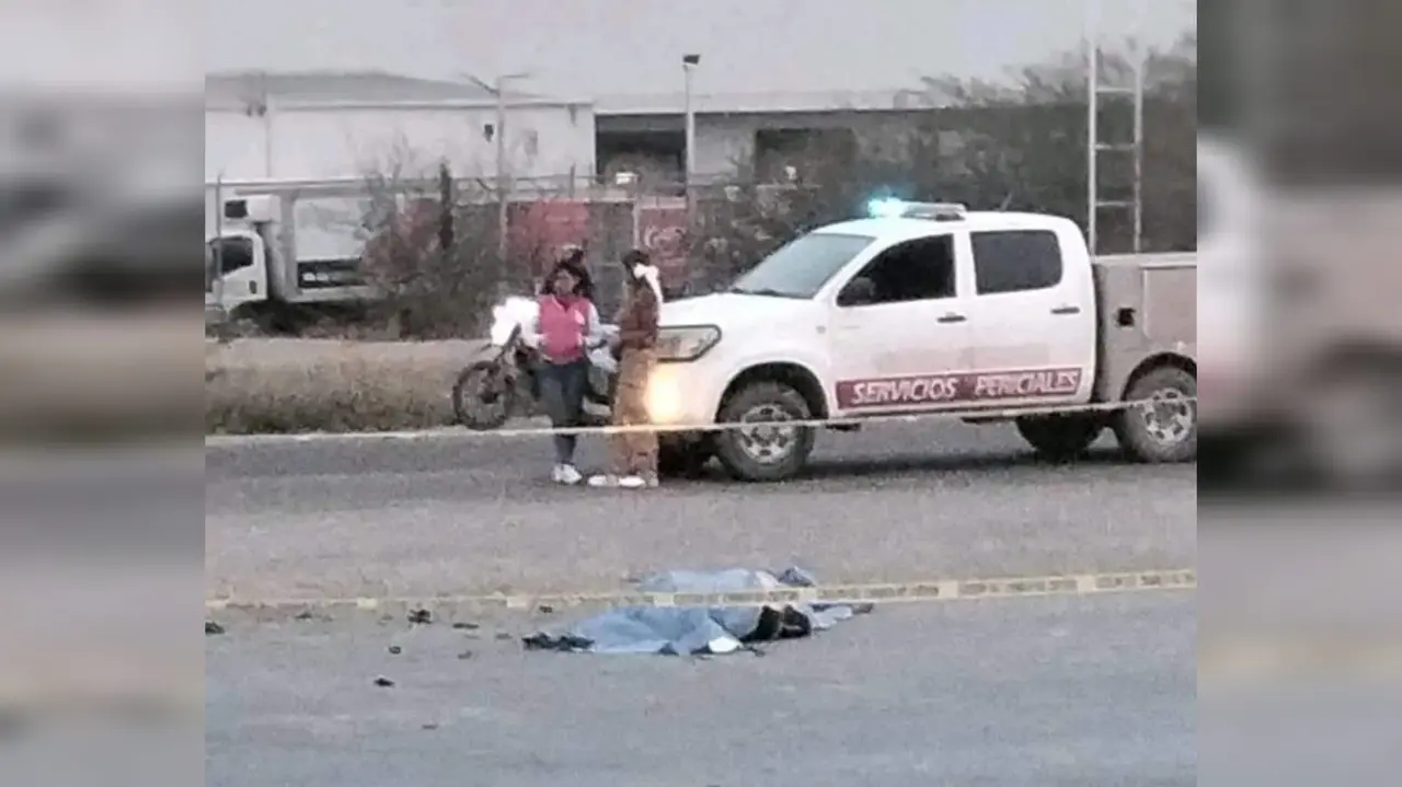 Muere al chocar con su motocicleta deportiva contra un tráiler
