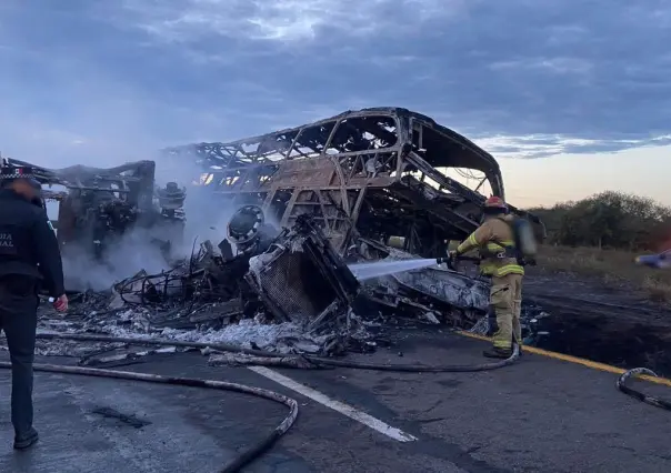 Tragedia en autopista Mazatlán-Culiacán: 22 personas muertas tras choque