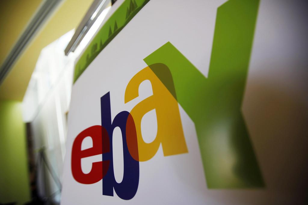 En esta imagen de archivo, tomada el 24 de febrero de 2010, el logo de eBay en sus oficinas en San José, California. (AP Foto/Paul Sakuma, Archivo)