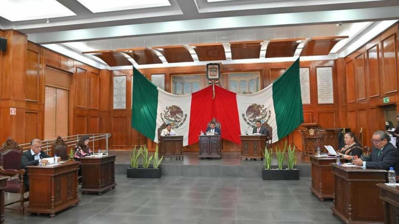 El Congreso de Edomex busca castigar con cárcel los abusos labores, entre ellos, el obligar a los trabajadores a firmar hojas en blanco. Foto: Congreso de Edomex