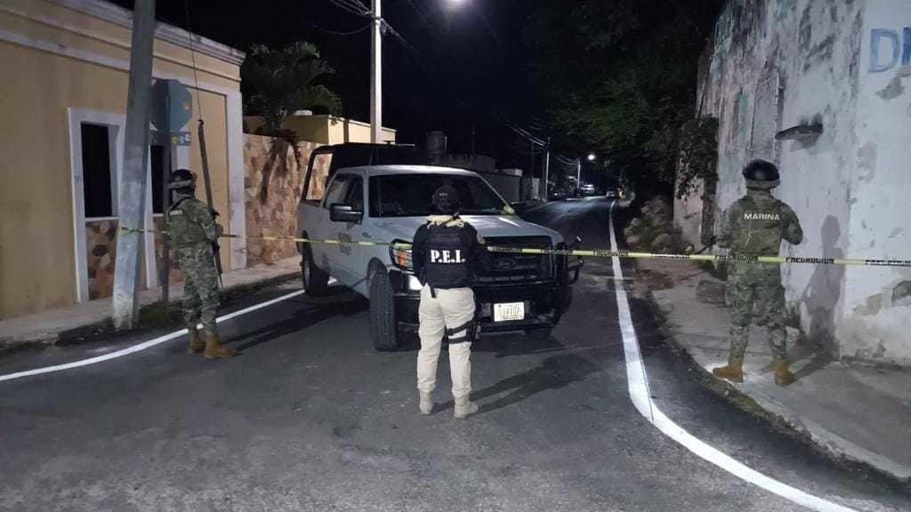 Autoridades realizaron un operativo en el que catearon tres predios en Conkal que dejó como saldo a cuatro personas detenidas.- Foto de Redes sociales