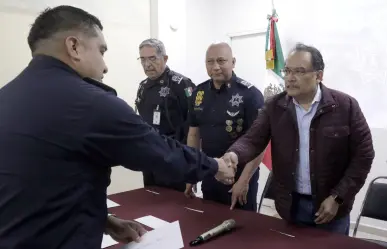 Reconoce Escobedo a elementos de PROXPOL por salvaguardar integridad de familias