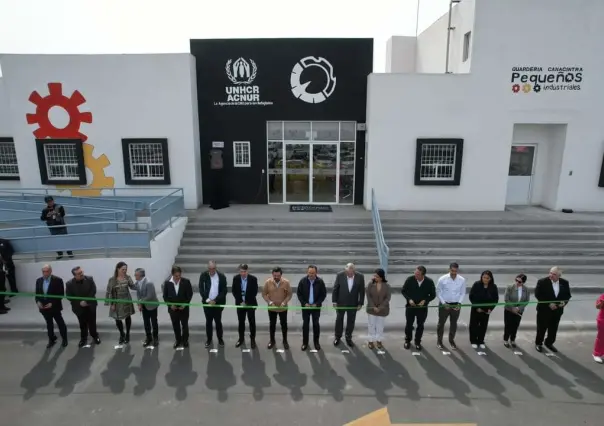 Inauguran Manolo Jiménez y Zoé Robledo guardería Pequeños Industriales