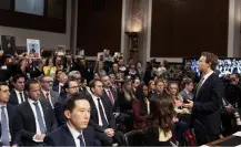 Zuckerberg se disculpa con padres de víctimas de abuso infantil en internet