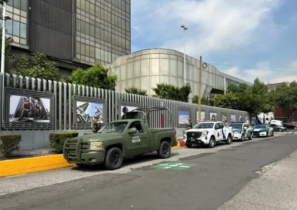 ¡Hallan granada en la Torre de Pemex!: elementos de Sedena la retiran