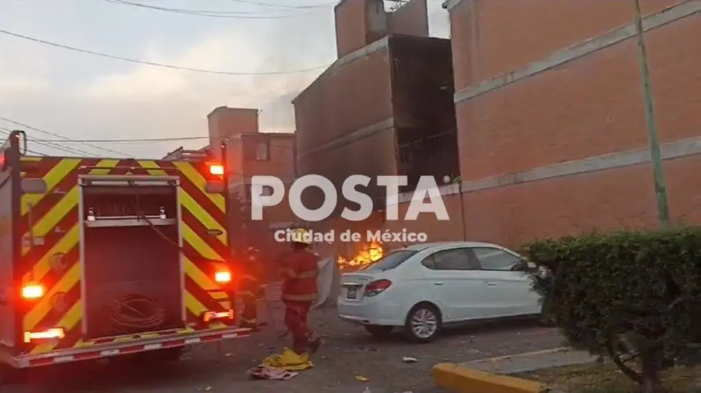 Explosión en unidad  habitacional Tepozanes deja un muerto y catorce heridos. Foto: Ramón Ramírez