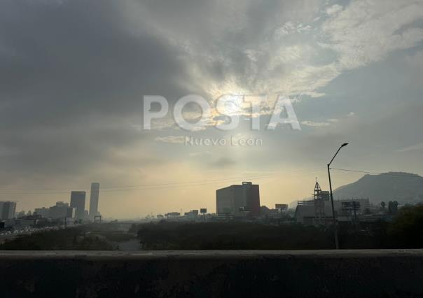 Desaparece el Cerro de la Silla por mala calidad del aire en Nuevo León