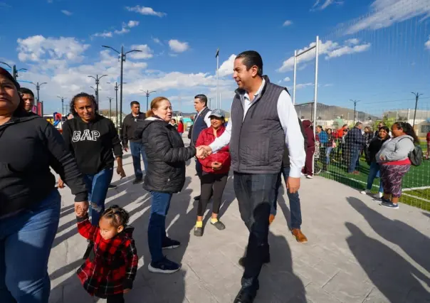 Entregan cancha de futbol y plaza pública a los ramosarizpenses