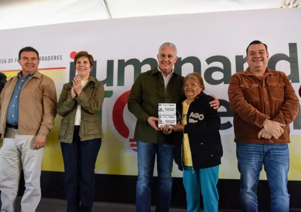 Acercan al ejido Albia el programa “Iluminando Torreón”