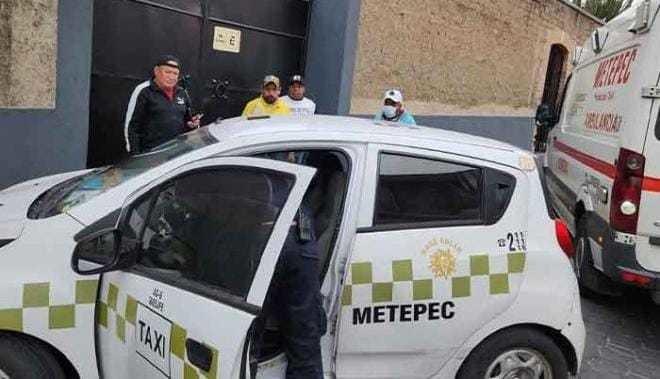 Taxista muere tras accidente en calles de Metepec. Foto: Especial