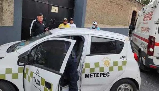 Taxista muere tras accidente en calles de Metepec