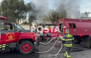 Arde bodega de residuos industriales y PET en GAM, no hay lesionados