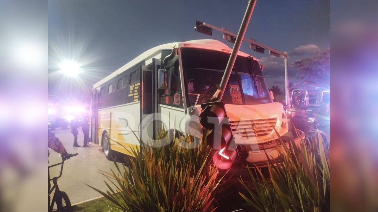 Al menos una docena de lesionados en choque entre autobuses