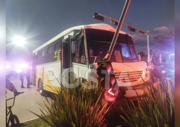 Al menos una docena de lesionados en choque entre autobuses