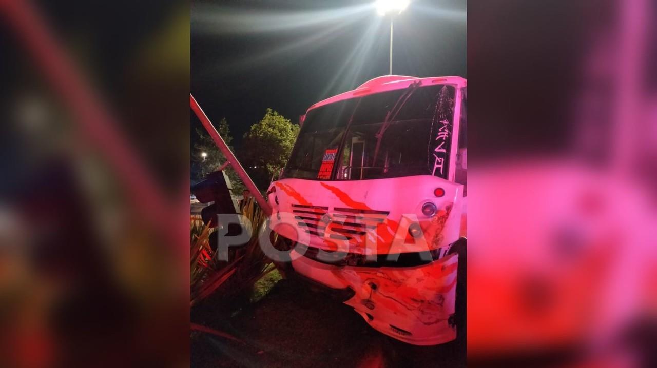 Al menos una docena de lesionados en choque entre autobuses
