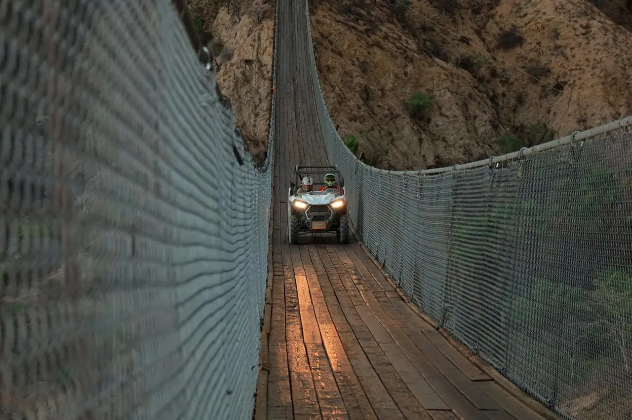 Conoce el puente colgante de madera más largo del mundo en Los Cabos