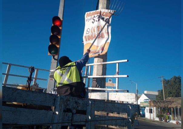 Trabajan en eliminar la contaminación visual de las calles de Durango