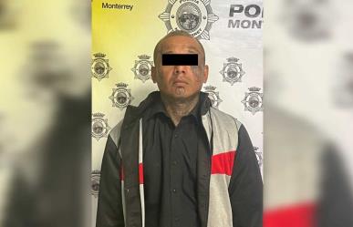 Policía de Monterrey captura a un hombre por intento de feminicidio y violencia