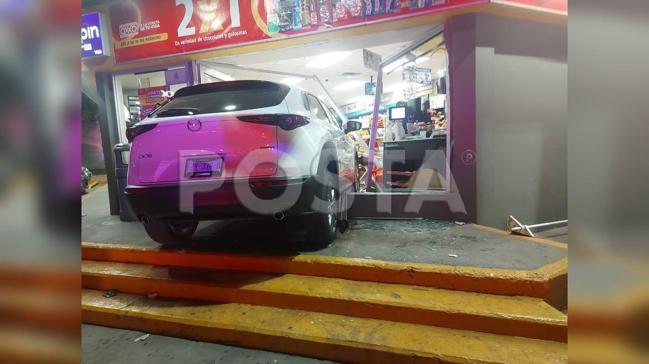 No resultó nadie lesionado luego del impacto, solo hubo daños materiales. Foto: Especial/POSTAMX.