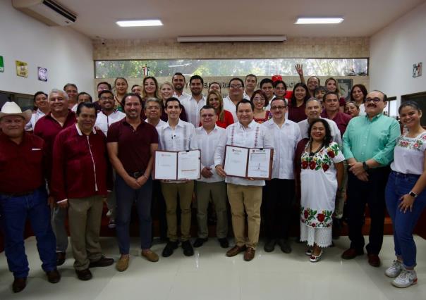 Joaquín Huacho Díaz Mena formalizan su candidatura en Yucatán