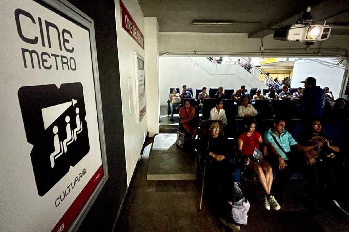 Celebra el amor y la amistad en el Metro de la CDMX con un ciclo de cine.     Foto: @MetroCDMX