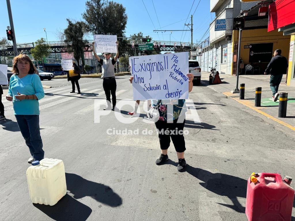 Aguas negras inundan por lo menos 30 viviendas en GAM, autoridades los ignoran. Foto: Ramón Ramírez